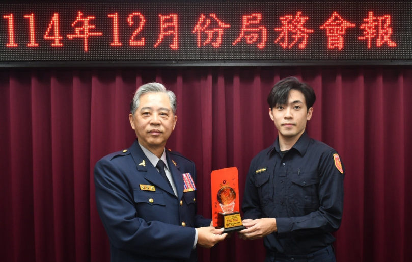 吳佳侖搶救燒炭女子一命   吳敬田在會報上公開表揚