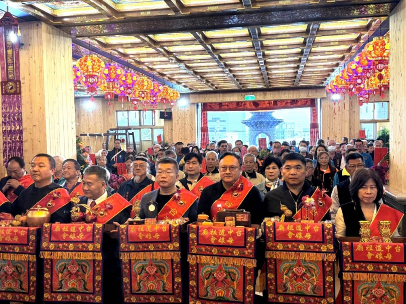 無極三清總道院母娘殿瑤池金母安座盛典登場 鄭照新副市長祈願國泰民安