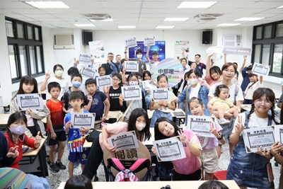 中市圖書館沙鹿深波分館獲圖書館奧斯卡獎電影館藏與影展備受市民喜愛