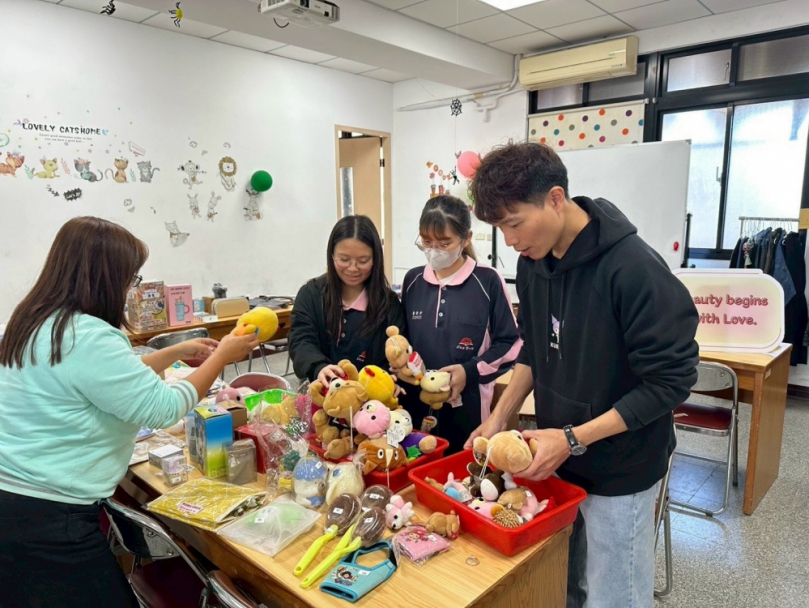 傳愛行善　惜物續緣   致用高中主辦愛心二手義賣小市集