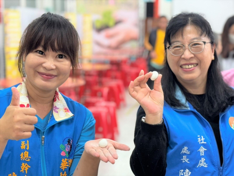 橫山學堂歲末圍爐   服務家庭與志工齊聚團圓