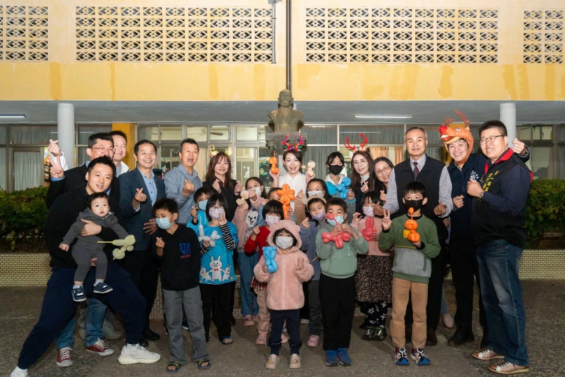 寒冬中陣陣暖意　聖誕大使與孩子們開心互動