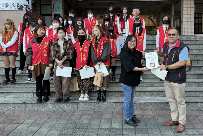 致用高中美容科學生學以致用　受邀做歲末寒冬送暖愛心義剪