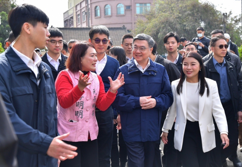 卓榮泰視察元長樂活運動館　中央核定1.2億打造全齡運動空