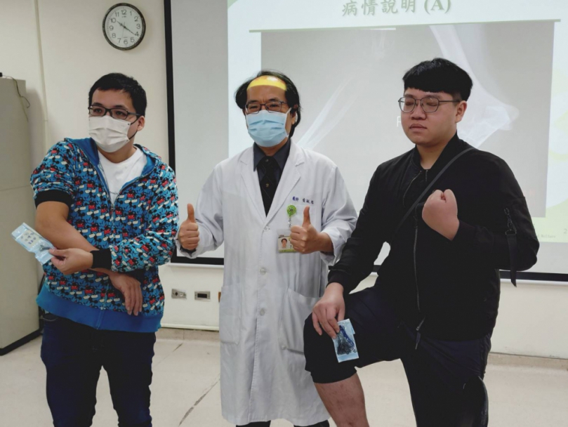 醫護也愣住！兩名粉碎性骨折傷患外形神似  雙雙治療助順利康復