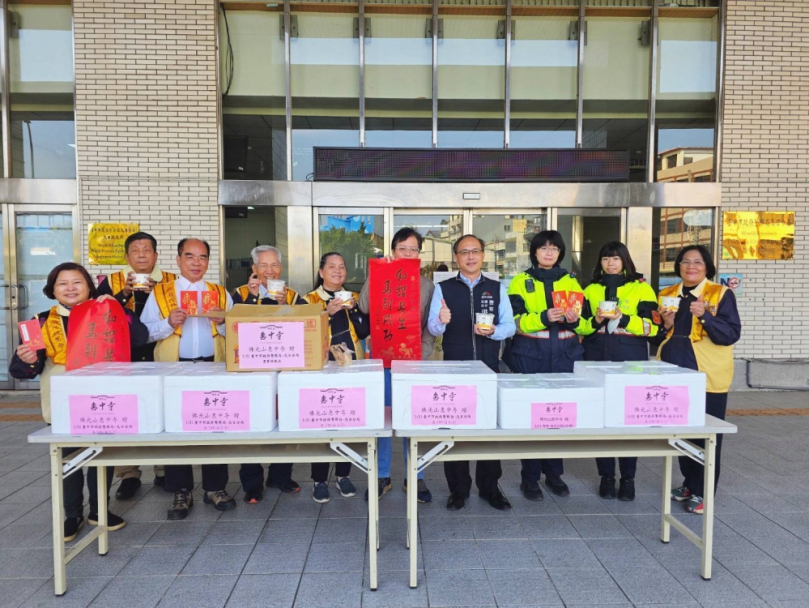 18載粥香不間斷！佛光山烏日分會頂寒風送上平安與祝福  讓警察暖胃更暖心