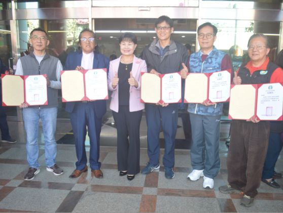 台中市清水區農會熱鬧舉行農民節表揚活動暨春聯揮毫活動