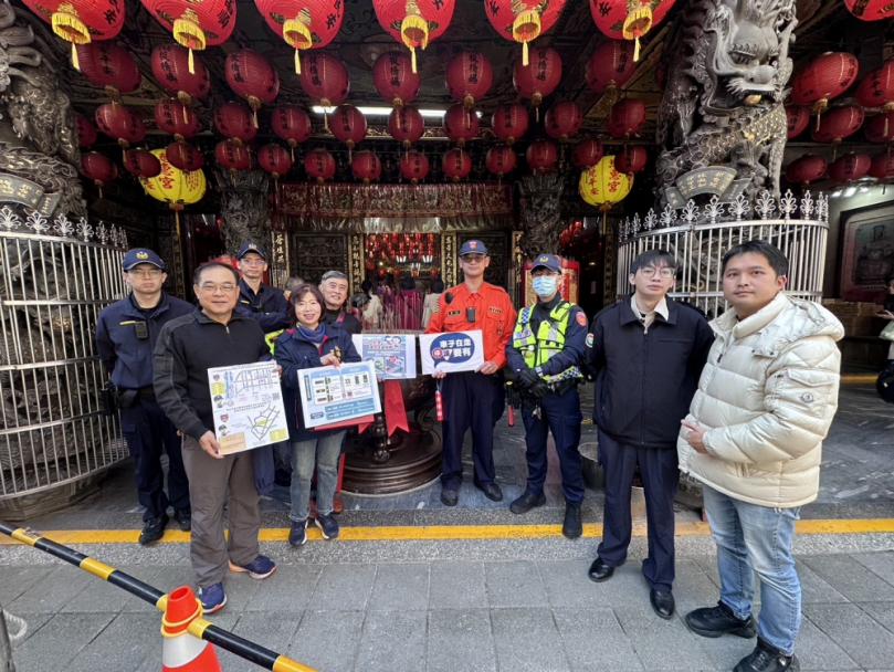 藝人助陣慈惠宮民藝大街板橋警把握人潮強化春節交通宣
