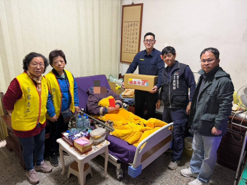 烏日警攜手愛心會、里長   直送年菜溫暖弱勢孤老心