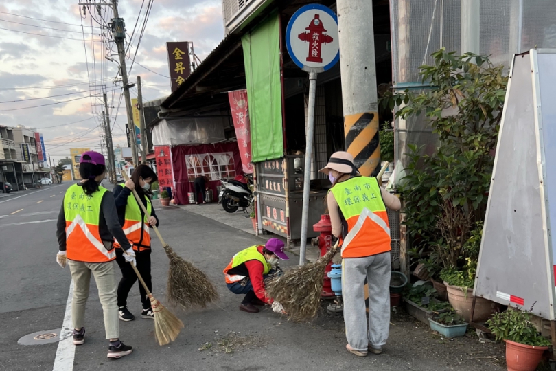 春節前夕！台南市安定區港口里環保義工隊大掃除備受好評