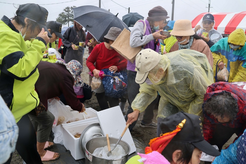 百年五股輪值傳承　「五年千歲遶境吃飯擔」展現庄頭凝聚力