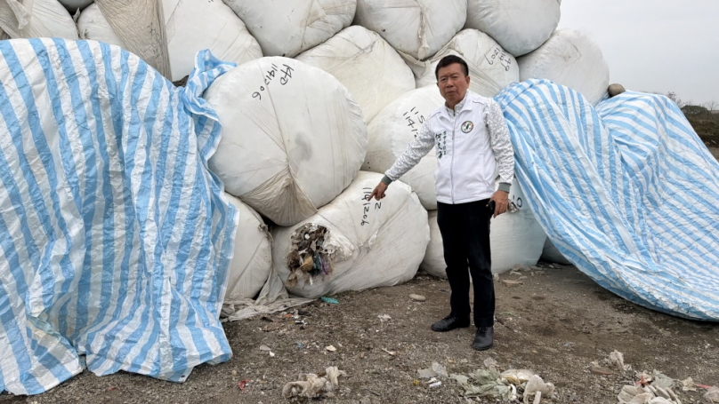 文山掩埋場垃圾太空包堆置不到四個月就發生破裂垃圾外露，被老鼠野狗啃食情況  民進黨市議員何文海憂心淪病媒溫床   怒批中市府堆置「垃圾玉山」政策破功