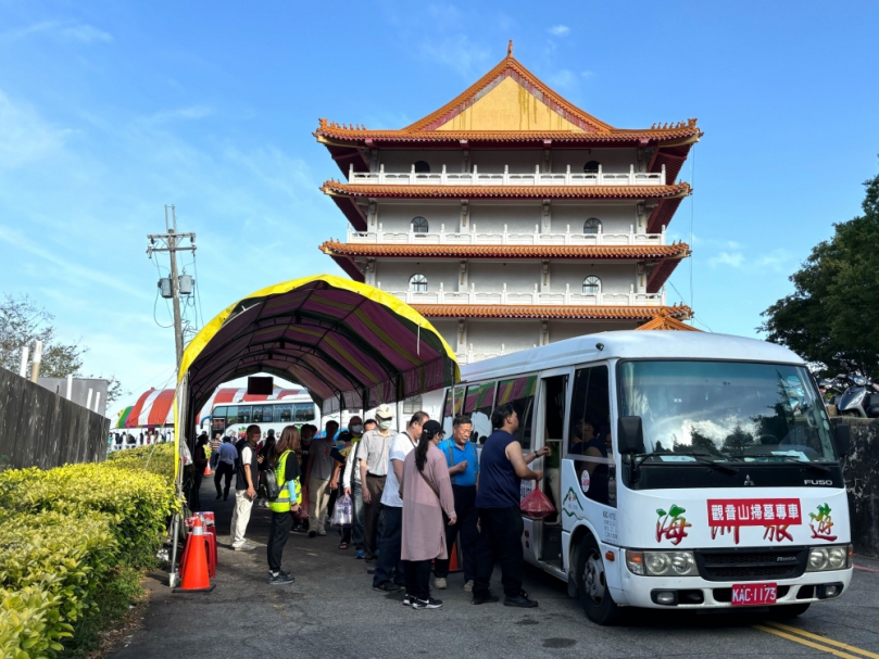 清明掃墓更便利！ 中市5區3/14起免費接駁上路 民政局長籲提前祭祖或線上追思
