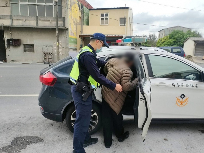 獨騎釣魚卻迷途八旬翁受困　臺西警暖心護送尋回歸途