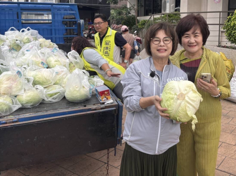 立委賴惠負與台北議員參選人張延廷一樣
