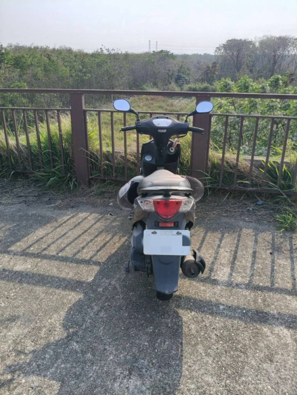 鑰匙還在口袋，機車卻「人間蒸發」？母女散步驚魂，真相竟在200公尺外！