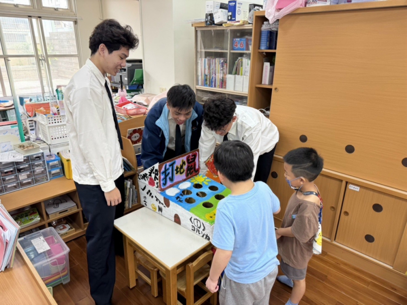 「當我們童在藝起」用紙箱將東陽國小幼兒園變身為魔法樂園