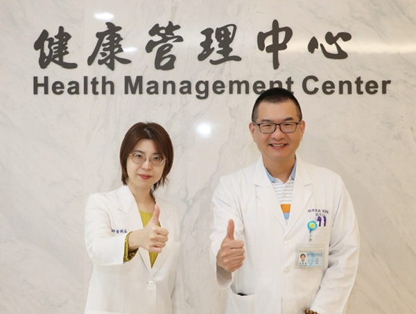 七旬翁背痛數月健檢揪出攝護腺癌合併骨轉移   仁愛長庚跨科即時治療