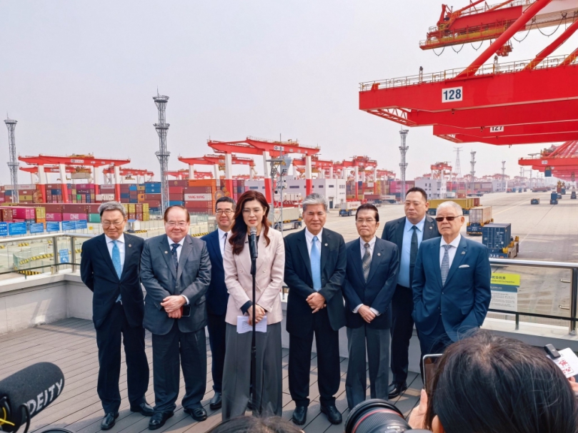 訪上海洋山港有感　鄭麗文：在天空飛的應該是鳥，不是飛彈；在海裡游的應該是魚，不是軍艦