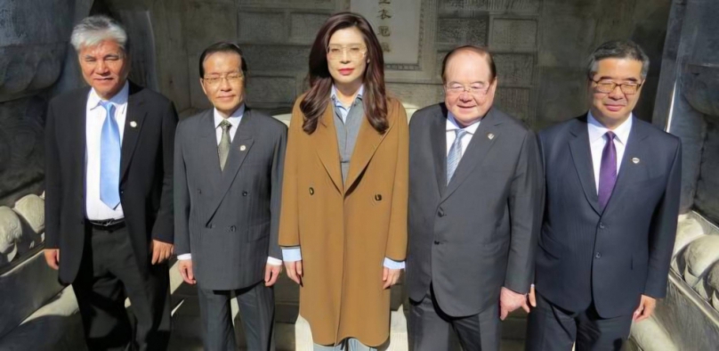 20年的歷史見證！鄭麗文拜謁北京碧雲寺孫中山衣冠塚  合影連戰親植「白皮松」