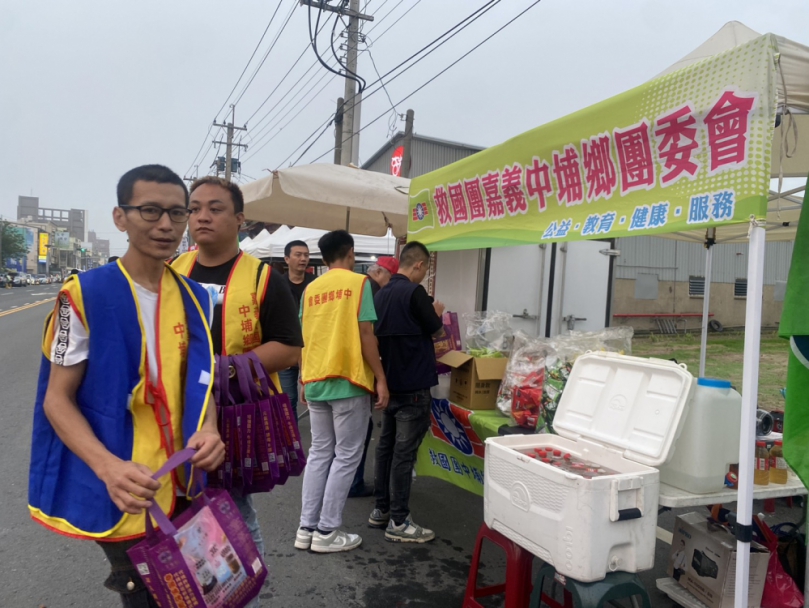 「阿里山茶香」暖心隨行 中埔鄉救國團委會進駐白沙屯媽祖進香現場
