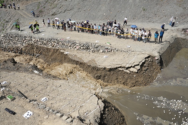 揭開臺灣史上最大堰塞湖潰決之謎  中興大學於惠蓀林場進行馬太鞍溪堰塞湖縮比實驗