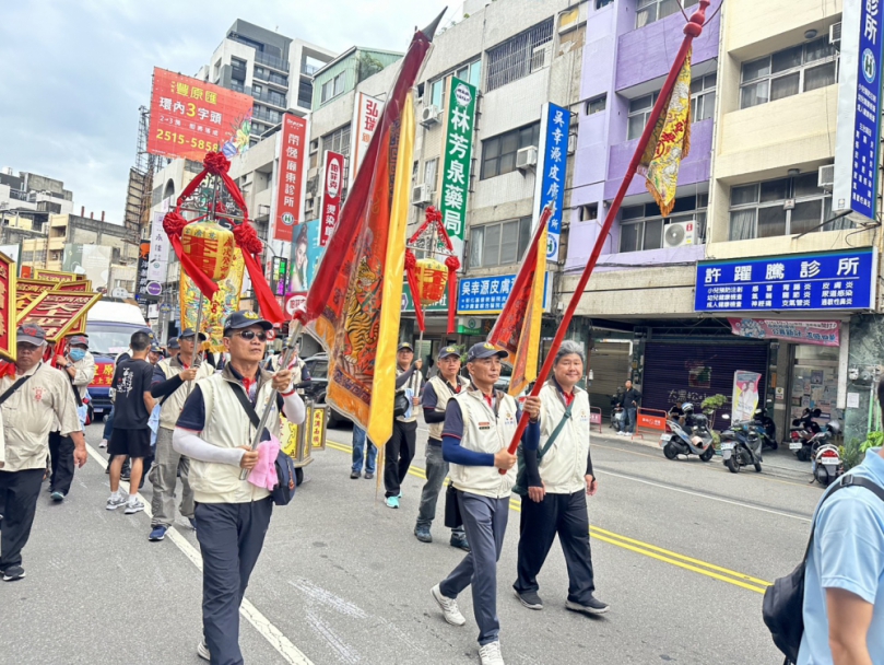 豐原慈濟宮舉行天上聖母1067週年聖誕遶境祈福  台中市豐原區輔導中心幹部參與地方宗教盛事，祈福平安！宣傳全民國防！