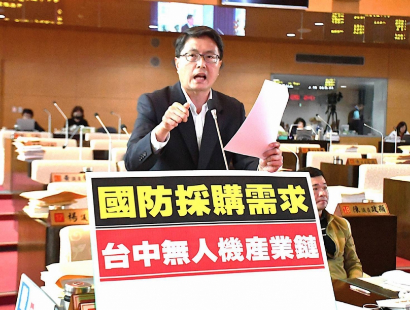 國防特別條例採購無人機項目遭刪除  民進黨台中市議員林德宇要求台中市長盧秀燕應該為台中產業發聲支持這項國防預算訂單   台中市長盧秀燕：支持放在年度預算