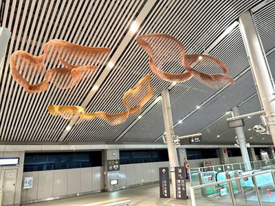台中捷運高鐵台中站公共藝術亮相以金屬光影構築詩意移動空間