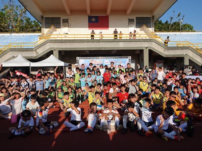 台中足球深耕計畫遍及29區足球節登場驗收學童成果
