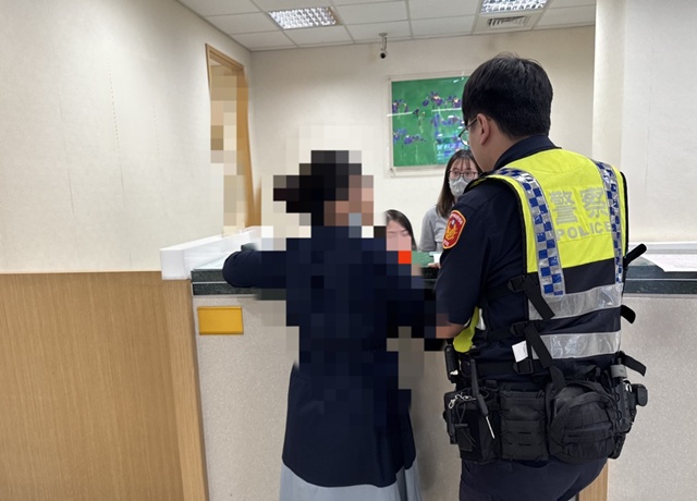 ETF正夯女子匯錢急投資！太平警識破話術阻百萬元