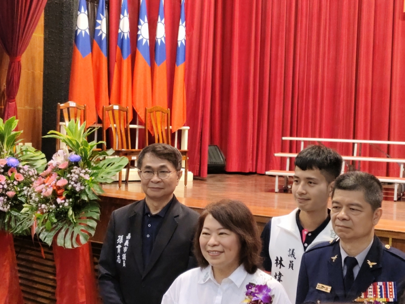 嘉義市歡慶115年警察節  市長黃敏惠親自主持頒發獎座