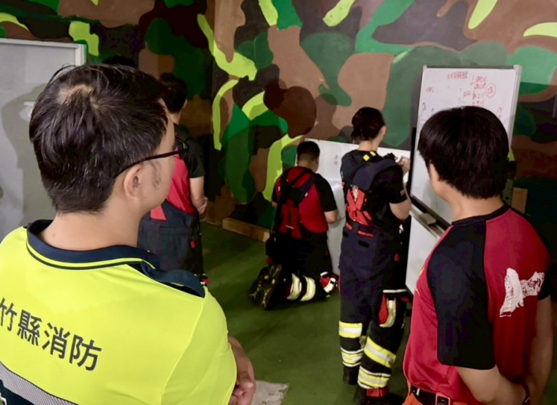 新竹縣2梯次38名新進弟兄   接受新竹市消防基地救災技能訓練