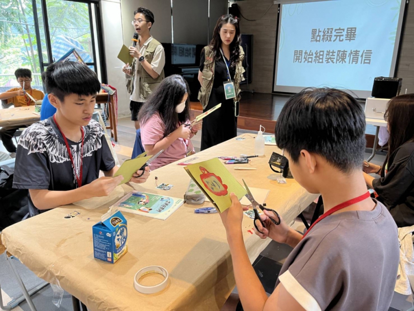 北藝大研究生前進和平及東華國中，帶領偏鄉學生在創作中探索自我