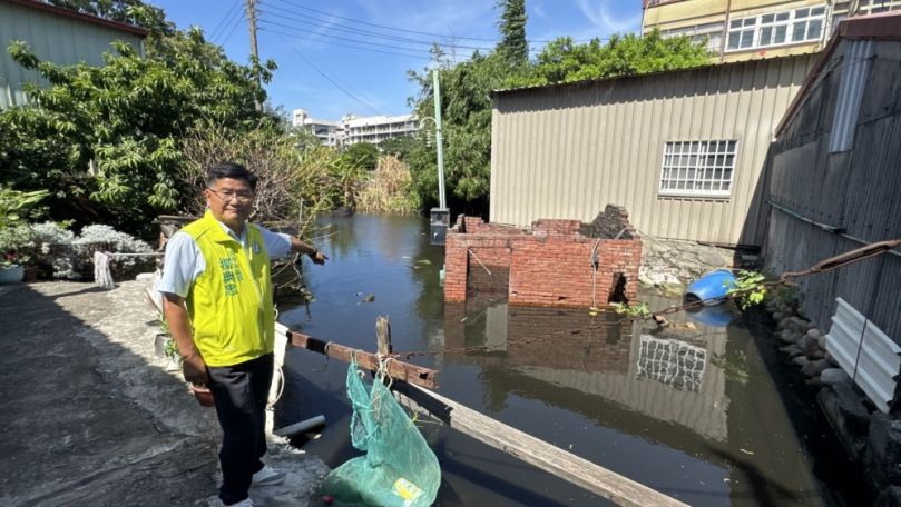 梧棲閒置地積水成大水池兩週未退市府下周才要會勘議員楊典忠籲苦民所苦