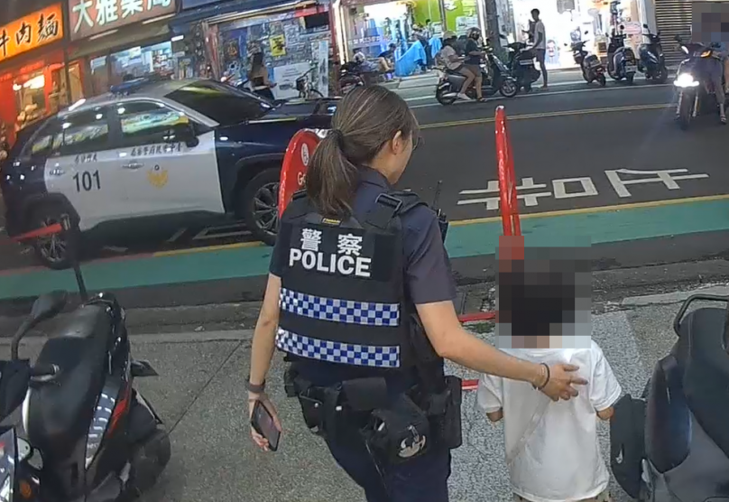 女童暑假獨自外出玩陀螺　大雅警暖心護送返家