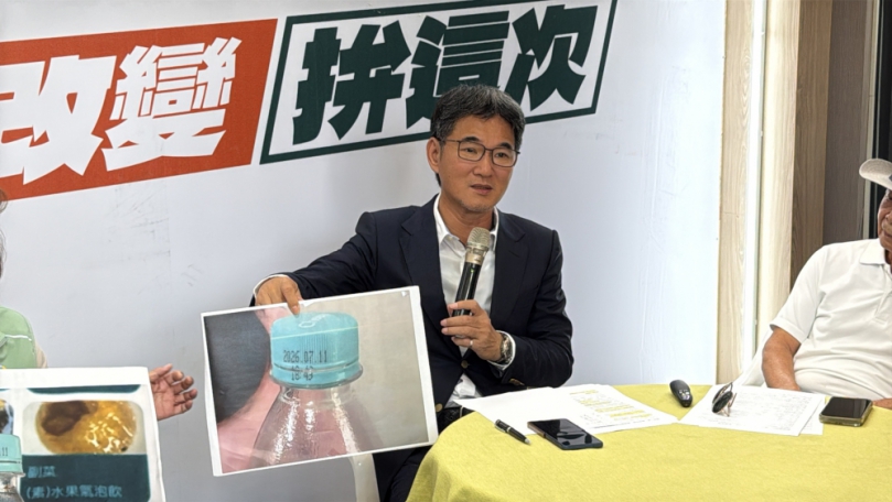 劉建國拋教育大紅包！教師行政4年砍半　國小課照、午餐喊免費