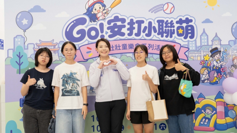 安打小聯萌成軍   高虹安陪親子同揮拍、看表演　打造友善育兒幸福城市