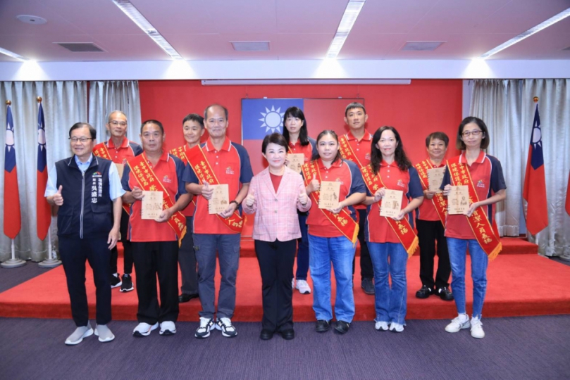 亮麗台中有您真好！中市府表揚60位績優清潔隊員