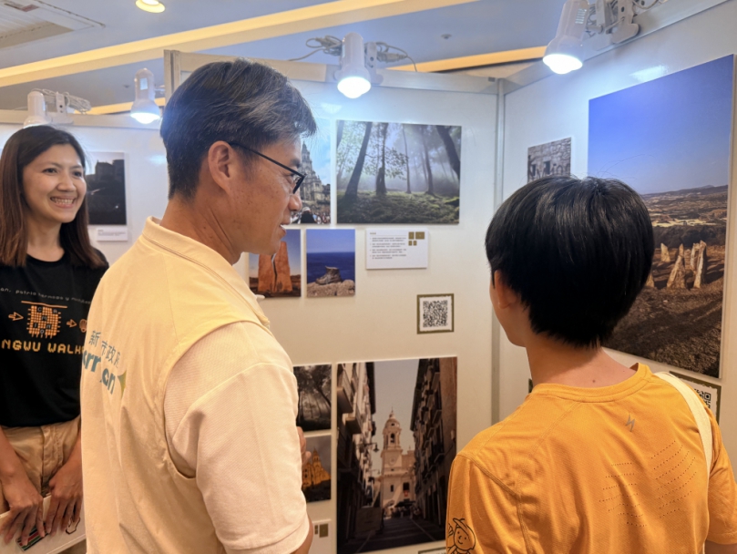 新竹光武國中53名同學   8天徒步183公里走讀西班牙   攝影展巨城登場