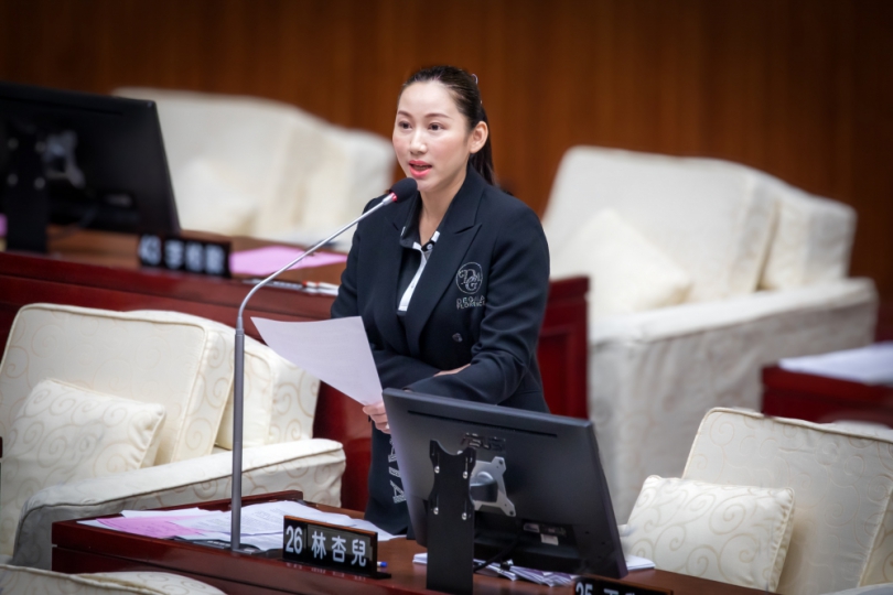 林杏兒議员聽到蔣萬安提出都跟容谷率225 ％提高到300 ％表示感謝