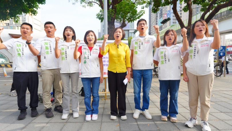 民進黨台中市長候選人、立法委員何欣純親搭台中公車  以市民視角提四大改善方案
