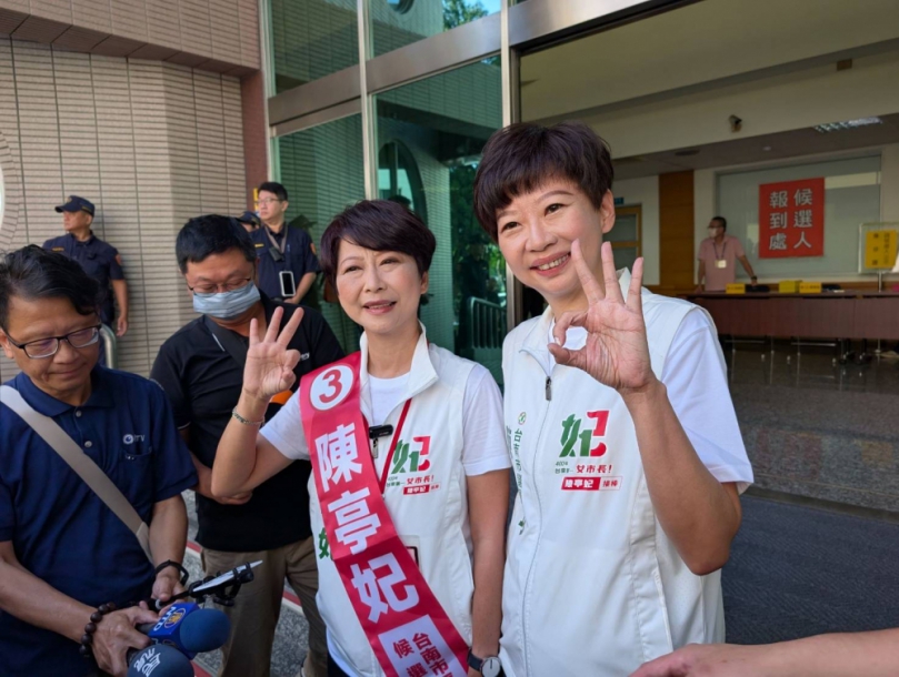台南市長東亭妃抽中3號