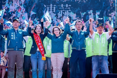 彰化縣第三選區立委候選人吳音寧成立「賴清德、吳音寧溪州鄉後援會」,蕭美琴、陳吉仲站台力挺。(照片競總提供)