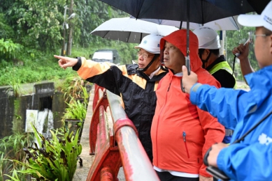 台水董事長偕同南投縣副縣長視察鹿谷淨水場  關心凱米颱風災後民眾用水需求