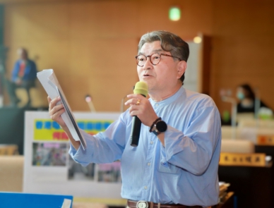 方便民眾通行趕車 國民黨台中市議員李中建議在火車站、大坑步道與人行陸橋設置電扶梯或電動步道