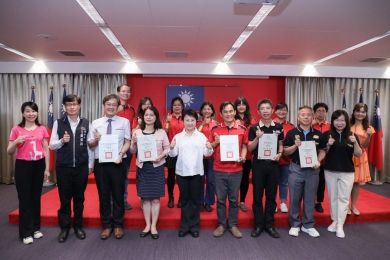 4度蟬聯全國第一!台中「閱讀教育績優」榮獲15大獎 市長盧秀燕親自頒獎表揚