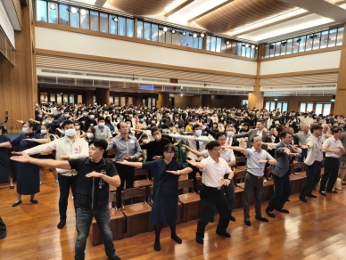 佛教慈濟清水靜思堂「新芽獎學金頒獎典禮 」以愛陪伴弱勢學子迎向光明