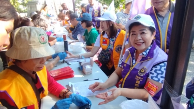 愛心不落人後   黃秀卿親率國際獅子會300B 6區獅兄獅姐淨山