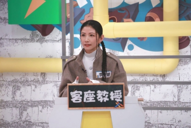 《綜藝OK啦》拍戲趕不及見阿嬤最後一面  李千娜抱憾哽咽「即便得罪人也應該趕回去」  參加「心靈課程」發現不對勁想落跑  薔薔靠演技脫身